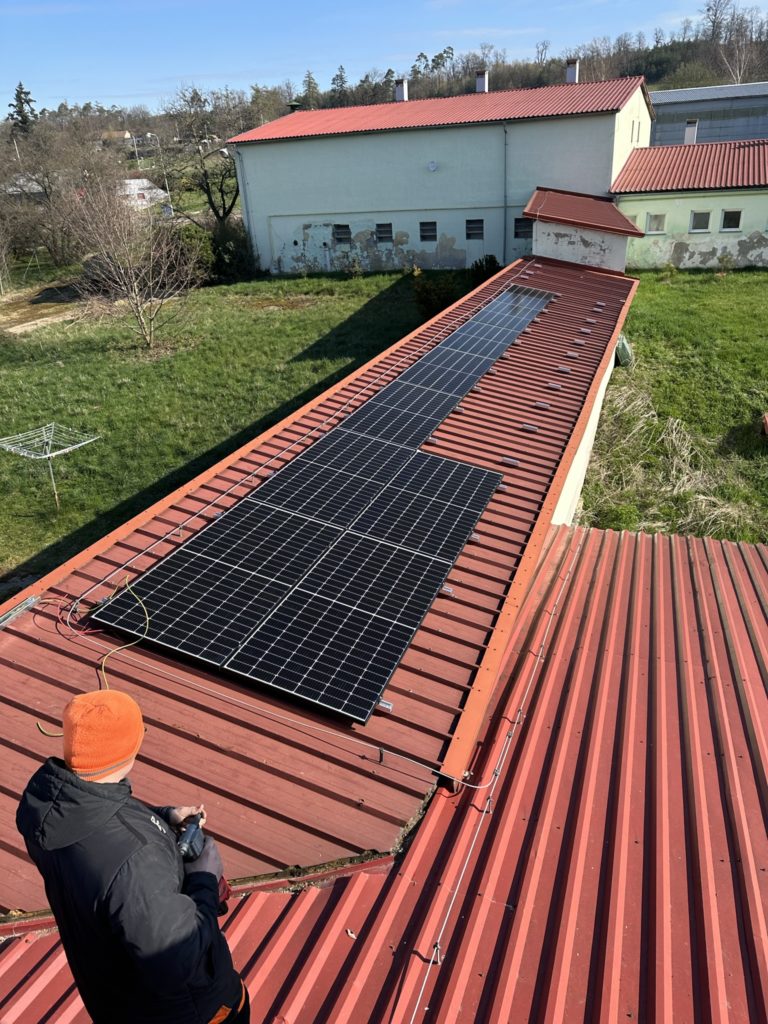 Instalace fotovoltaické elektrárny LARX 